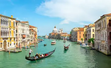 L'Italia nel 2025: cosa vedere, dove andare e il treno ad alta velocità che ti ci porterà!