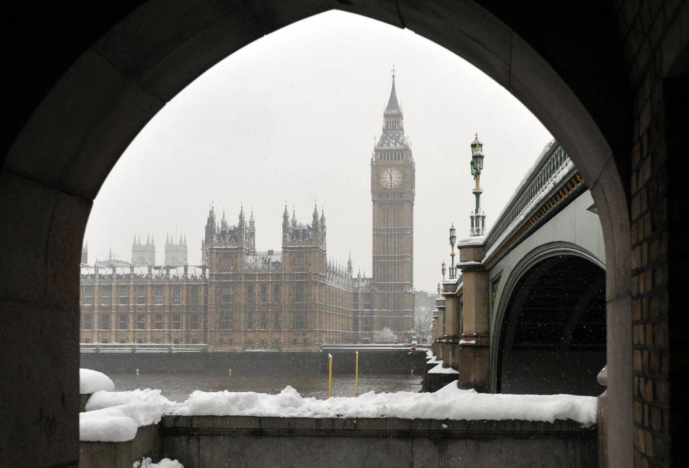 EUROSTAR TRAIN TICKETS ROUTES TIMETABLES visual data 4